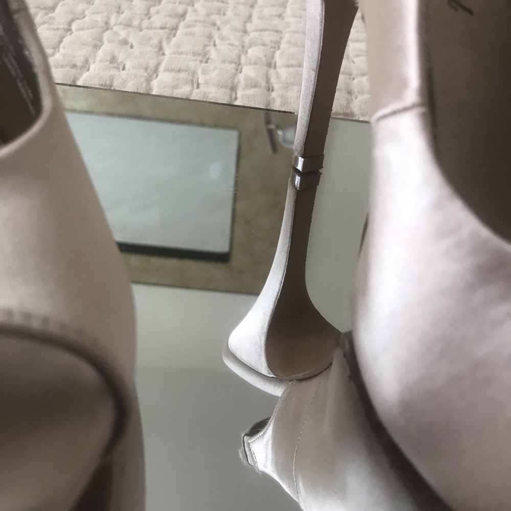 Lulu Townsend Champagne Heels View 6
